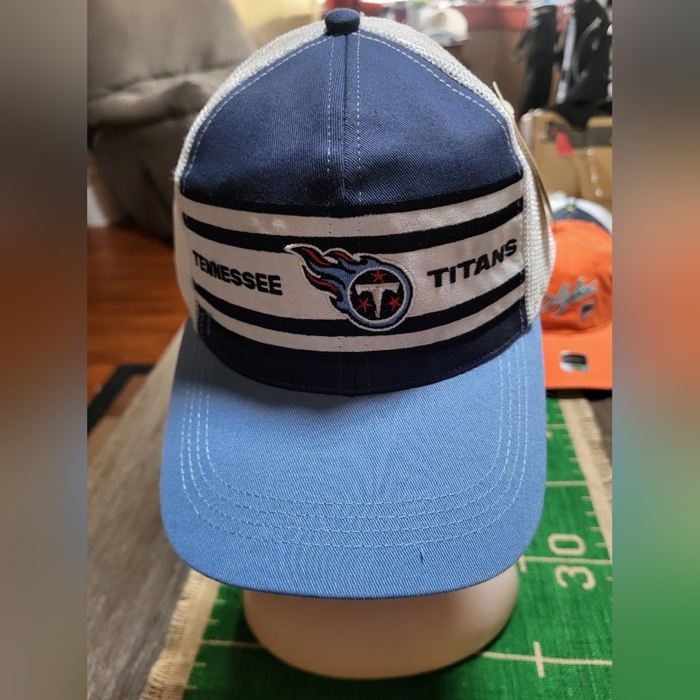 NWT VINTAGE Tennessee Titans Trucker Mesh Mens Snapback hat Cap New Nfl